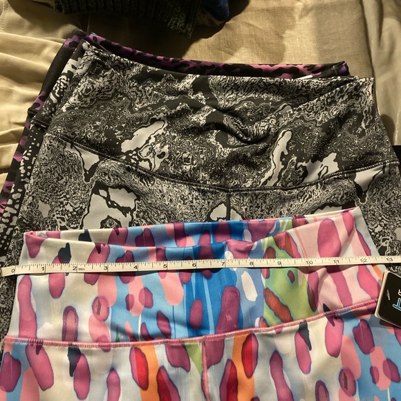 5 brand new pairs of Active Fit Leggings size XL.Retail price $300.00. $60 each - Picture 7 of 10